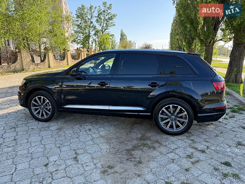 Внедорожник / Кроссовер Audi Q7 2017 в Харькове