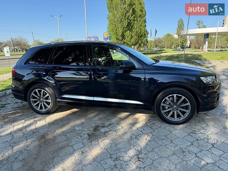 Внедорожник / Кроссовер Audi Q7 2017 в Харькове