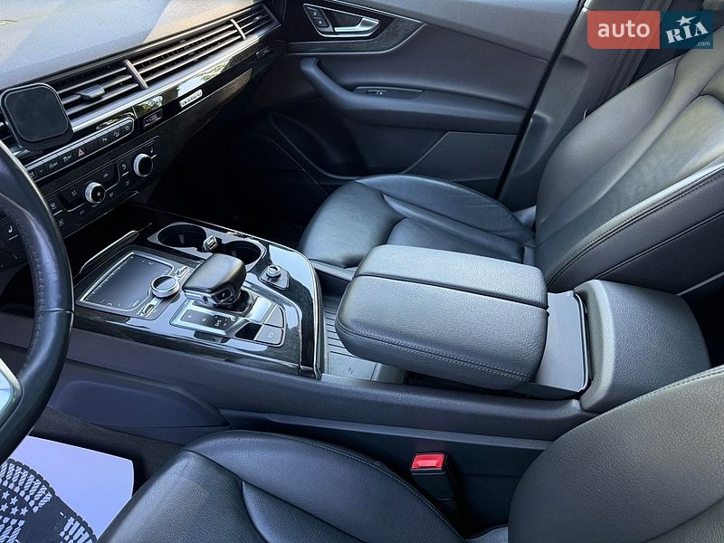Внедорожник / Кроссовер Audi Q7 2017 в Харькове