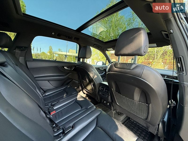 Внедорожник / Кроссовер Audi Q7 2017 в Харькове