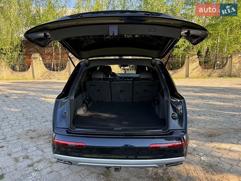Внедорожник / Кроссовер Audi Q7 2017 в Харькове