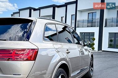 Внедорожник / Кроссовер Audi Q7 2019 в Тячеве