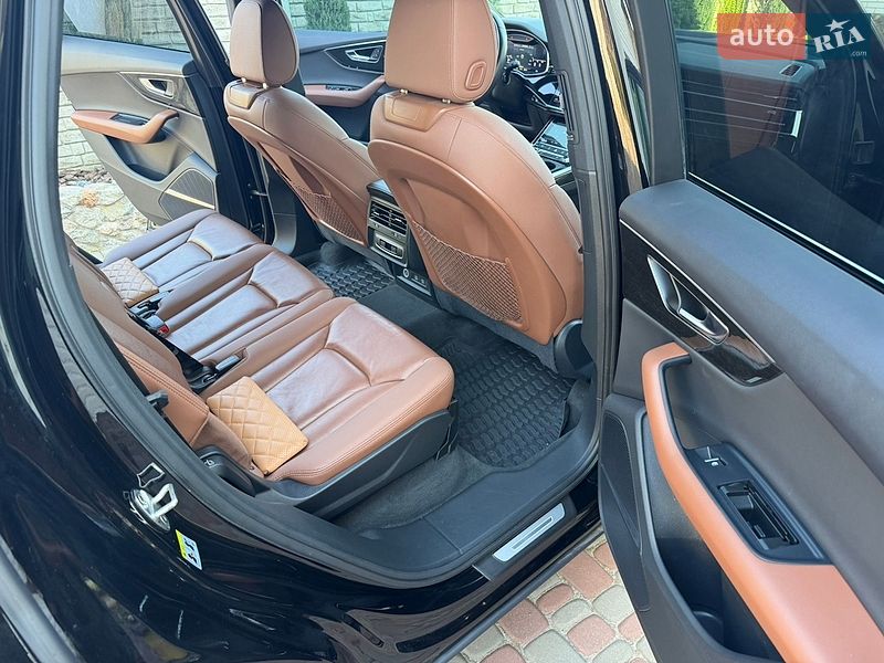 Позашляховик / Кросовер Audi Q7 2021 в Прилуках