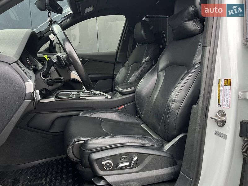 Внедорожник / Кроссовер Audi Q7 2017 в Киеве