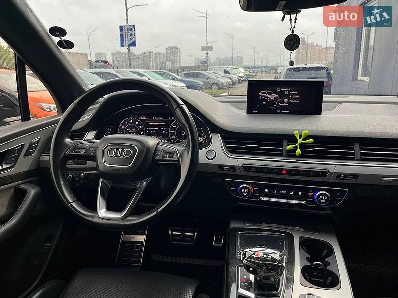 Внедорожник / Кроссовер Audi Q7 2017 в Киеве