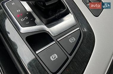 Внедорожник / Кроссовер Audi Q7 2017 в Киеве