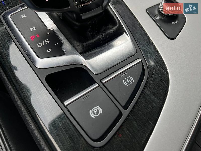 Внедорожник / Кроссовер Audi Q7 2017 в Киеве