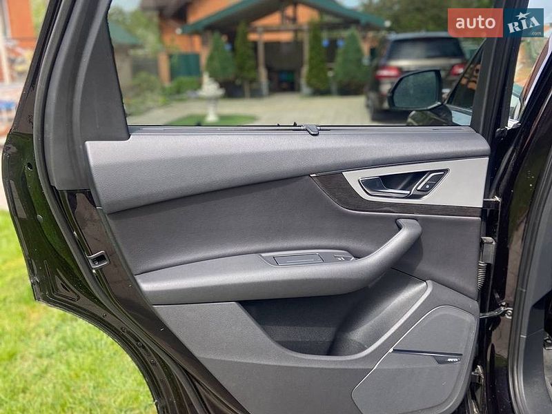 Внедорожник / Кроссовер Audi Q7 2018 в Киеве