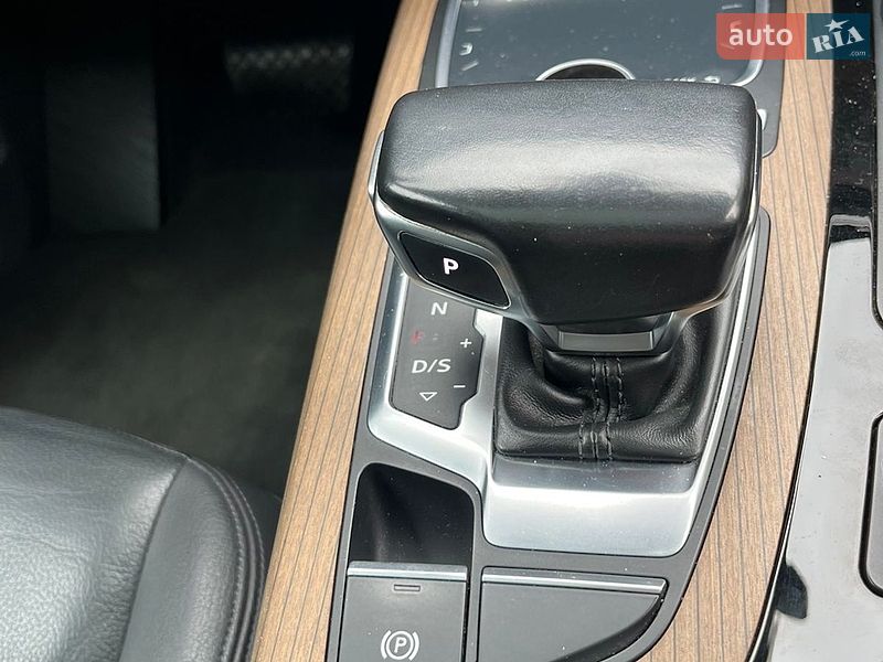 Внедорожник / Кроссовер Audi Q7 2017 в Городке