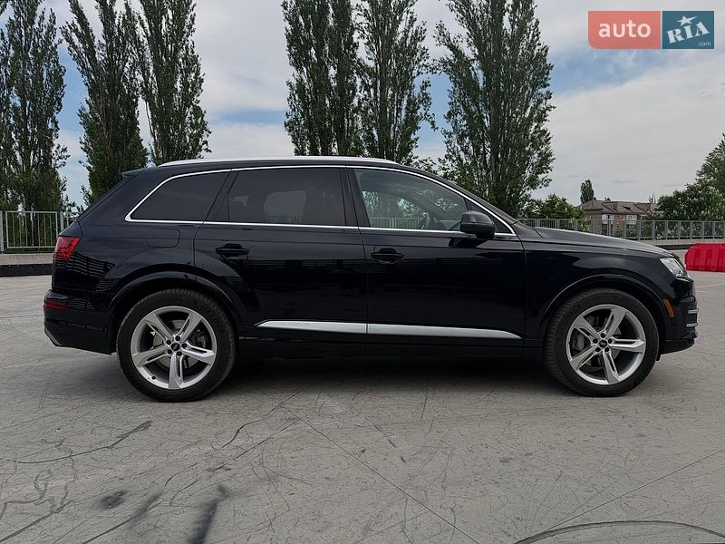 Внедорожник / Кроссовер Audi Q7 2018 в Киеве