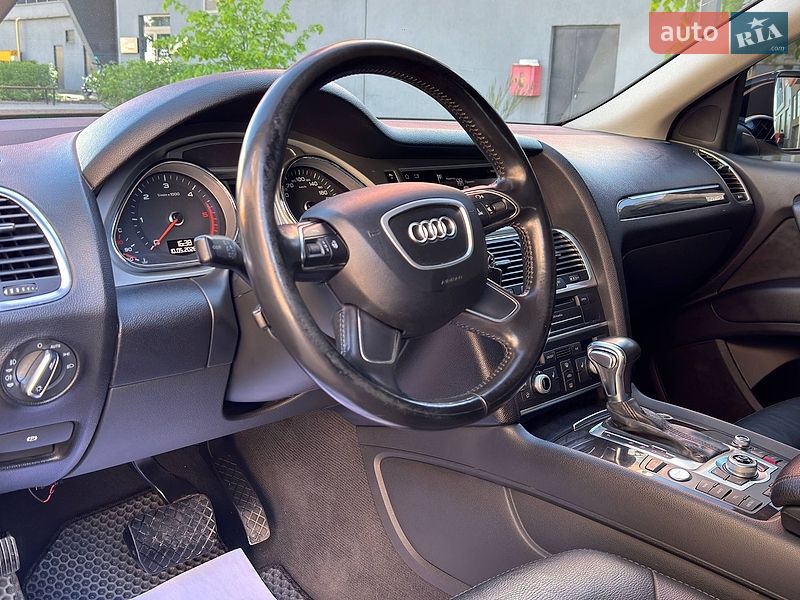 Позашляховик / Кросовер Audi Q7 2015 в Львові