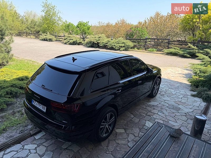Позашляховик / Кросовер Audi Q7 2019 в Дніпрі