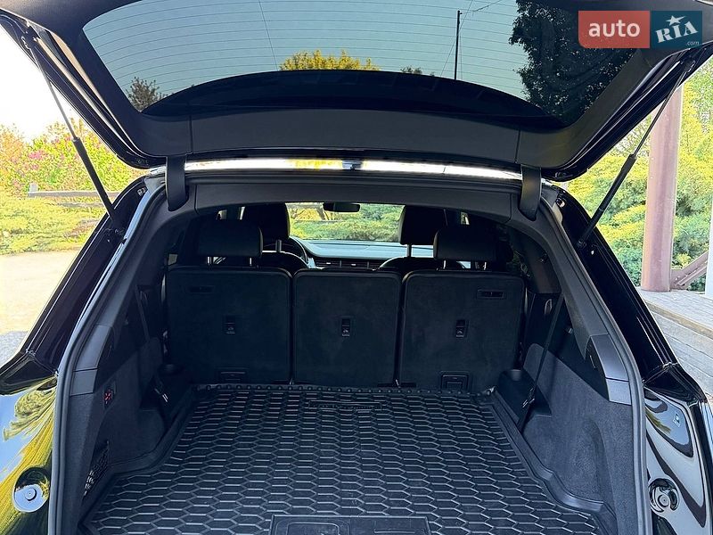 Позашляховик / Кросовер Audi Q7 2019 в Дніпрі