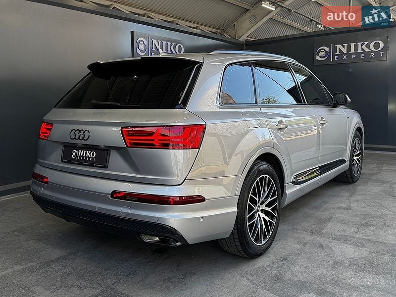 Внедорожник / Кроссовер Audi Q7 2017 в Киеве