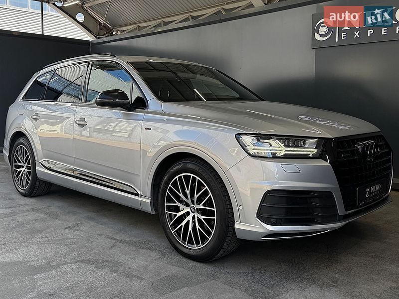 Внедорожник / Кроссовер Audi Q7 2017 в Киеве
