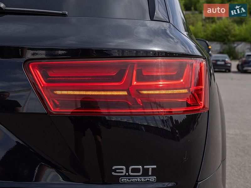 Внедорожник / Кроссовер Audi Q7 2016 в Киеве