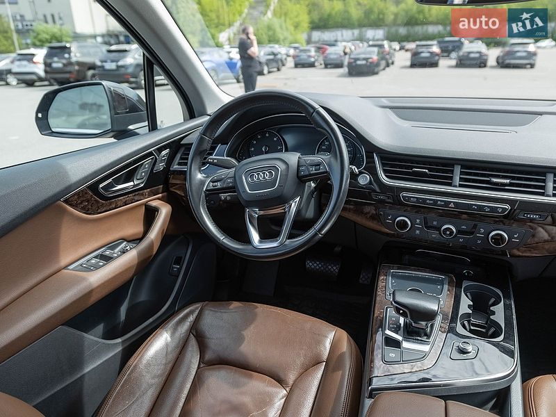 Внедорожник / Кроссовер Audi Q7 2016 в Киеве