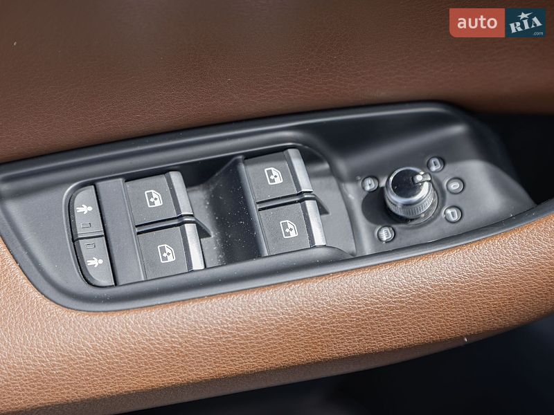 Внедорожник / Кроссовер Audi Q7 2016 в Киеве