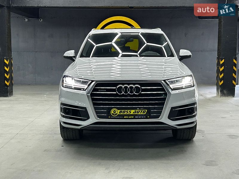 Позашляховик / Кросовер Audi Q7 2018 в Чернівцях
