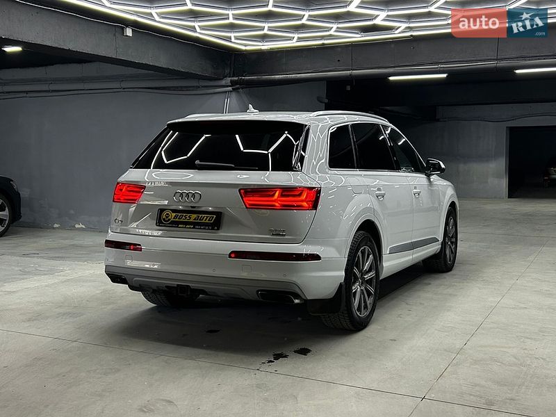 Позашляховик / Кросовер Audi Q7 2018 в Чернівцях