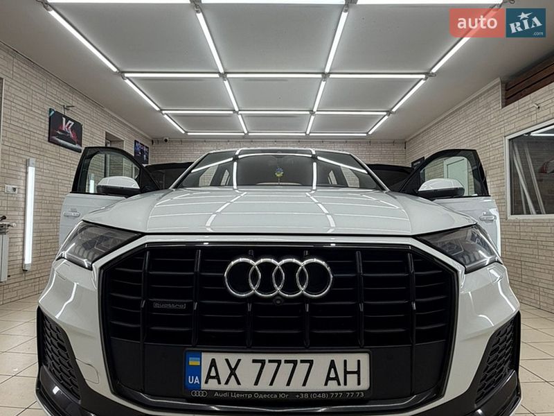 Внедорожник / Кроссовер Audi Q7 2021 в Киеве