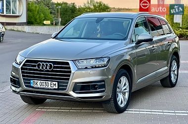 Внедорожник / Кроссовер Audi Q7 2016 в Ровно