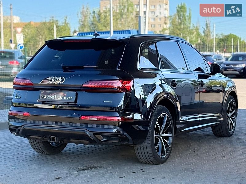 Позашляховик / Кросовер Audi Q7 2022 в Миколаєві