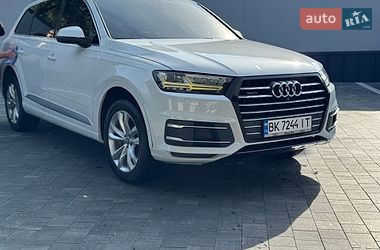 Внедорожник / Кроссовер Audi Q7 2017 в Ровно