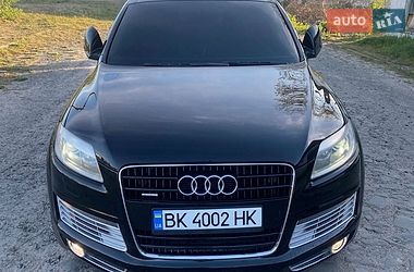 Позашляховик / Кросовер Audi Q7 2007 в Дубровиці