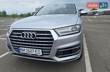 Позашляховик / Кросовер Audi Q7 2017 в Києві
