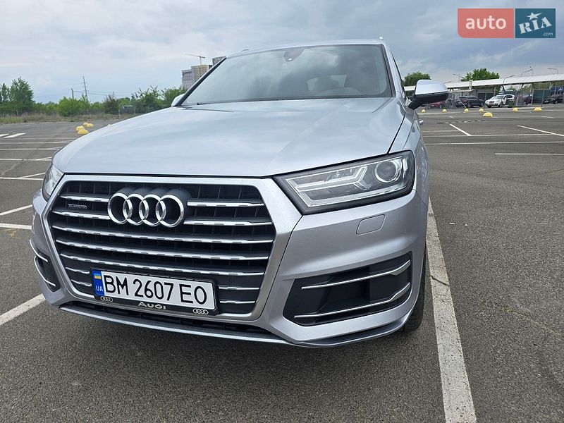 Позашляховик / Кросовер Audi Q7 2017 в Києві