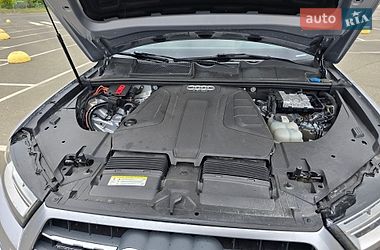 Позашляховик / Кросовер Audi Q7 2017 в Києві