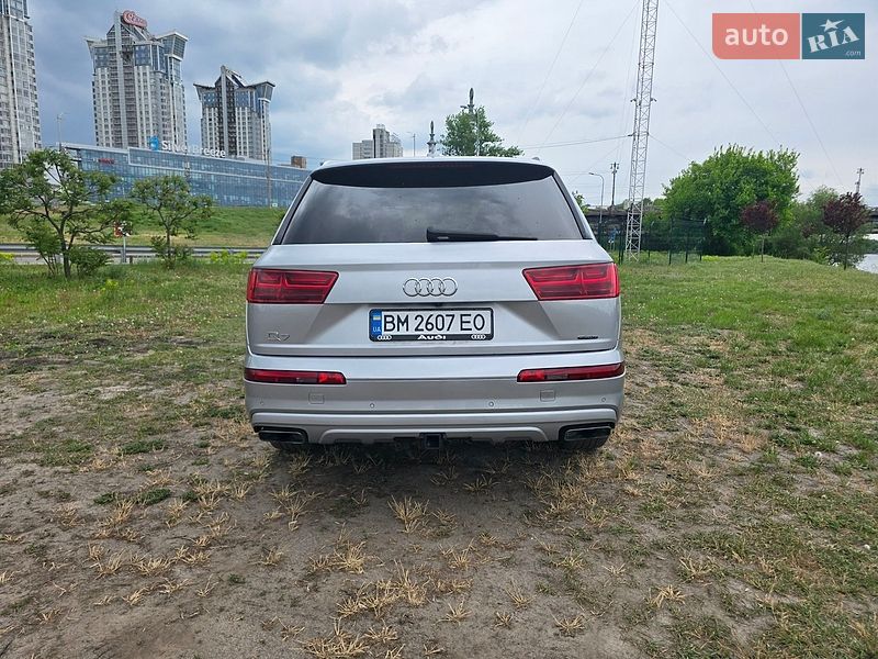 Позашляховик / Кросовер Audi Q7 2017 в Києві