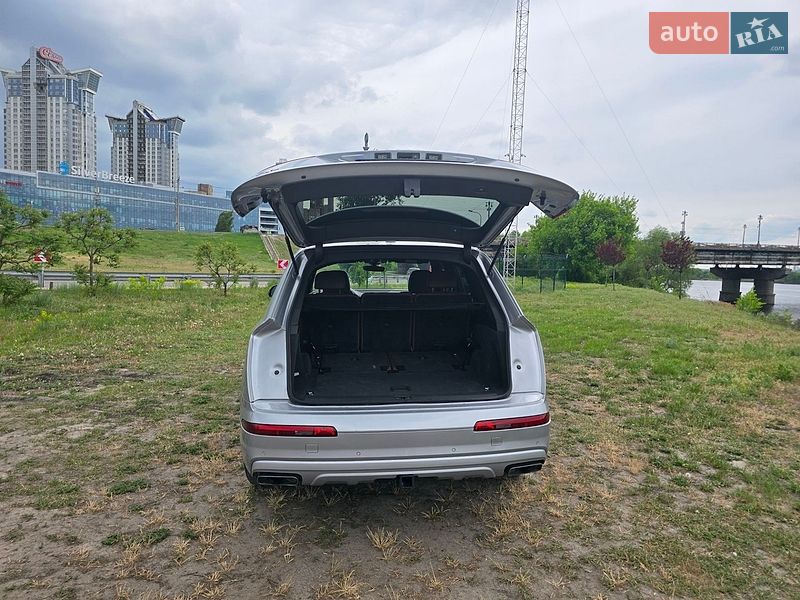 Позашляховик / Кросовер Audi Q7 2017 в Києві