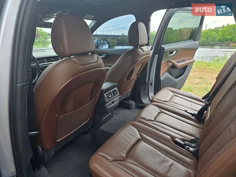 Позашляховик / Кросовер Audi Q7 2017 в Києві