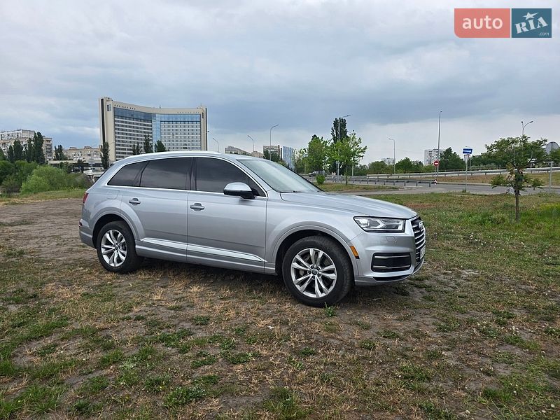 Позашляховик / Кросовер Audi Q7 2017 в Києві