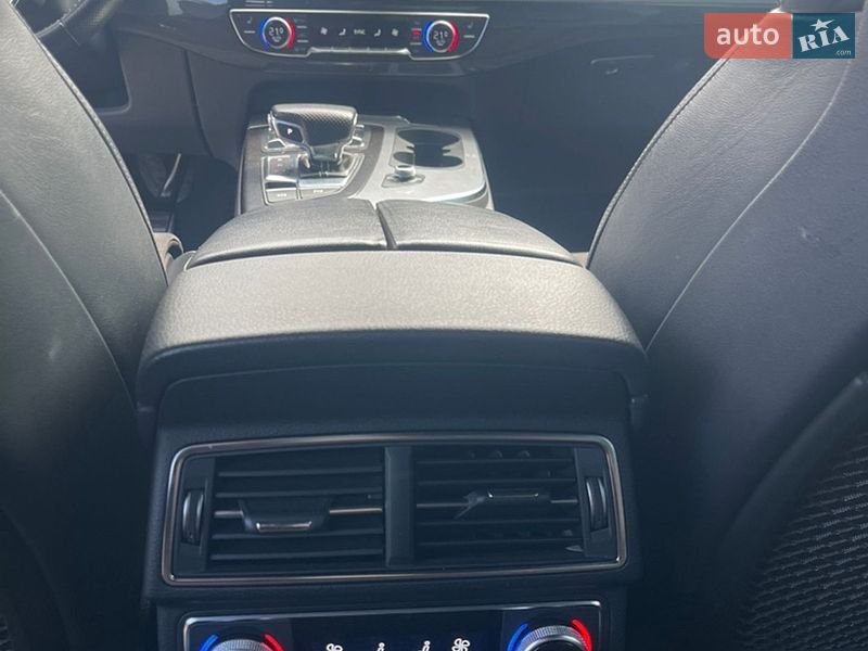 Внедорожник / Кроссовер Audi Q7 2017 в Киеве