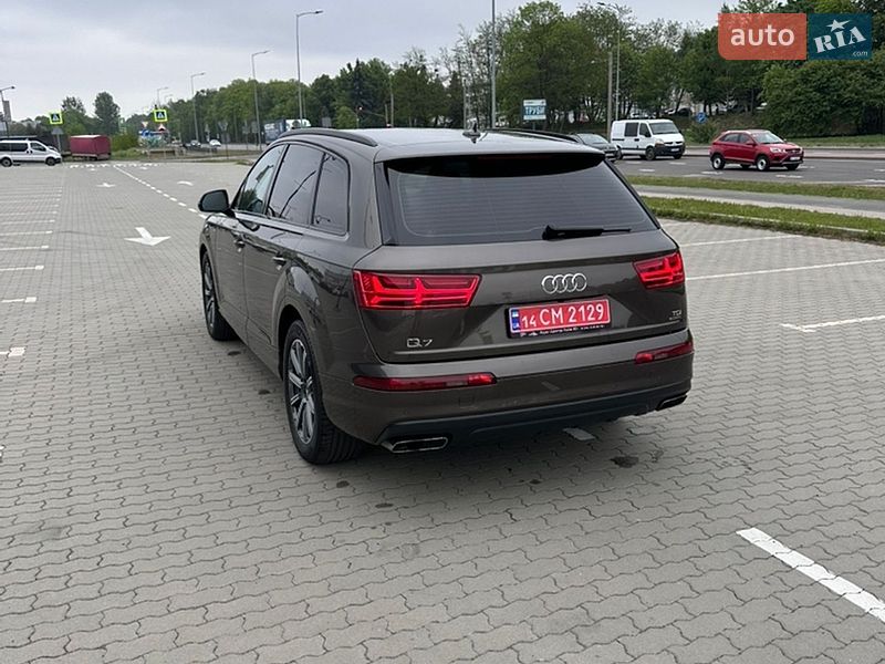 Позашляховик / Кросовер Audi Q7 2017 в Львові