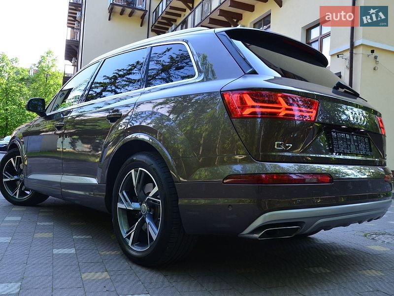 Позашляховик / Кросовер Audi Q7 2015 в Трускавці