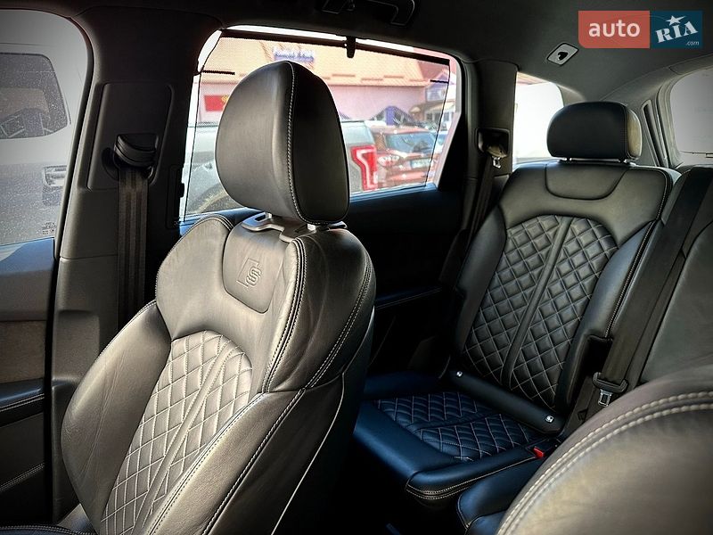 Позашляховик / Кросовер Audi Q7 2016 в Івано-Франківську