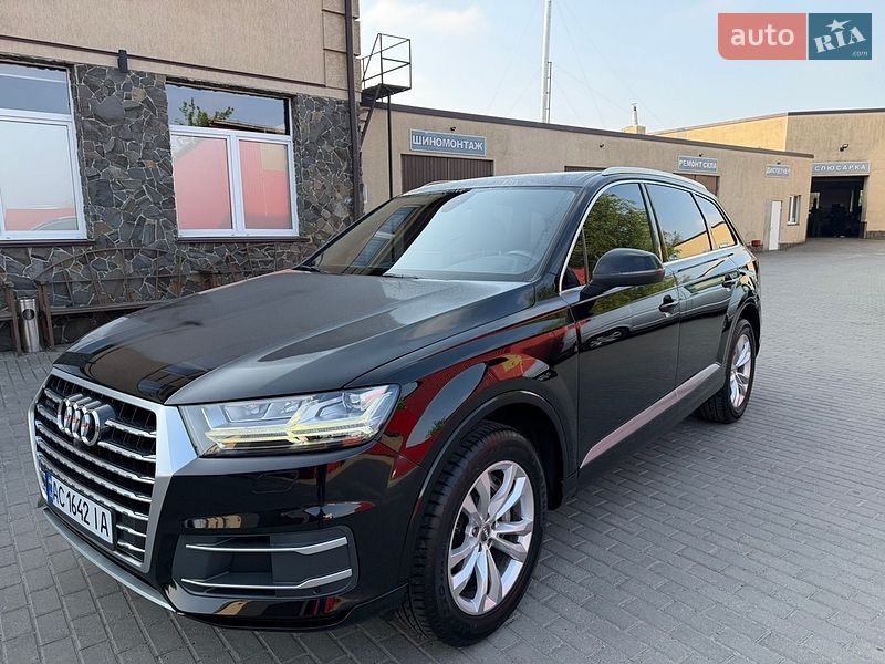 Позашляховик / Кросовер Audi Q7 2017 в Володимирі