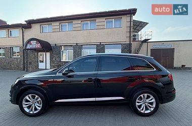 Позашляховик / Кросовер Audi Q7 2017 в Володимирі