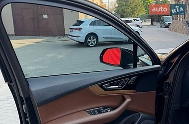 Позашляховик / Кросовер Audi Q7 2017 в Володимирі