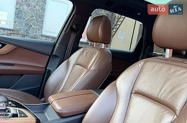 Позашляховик / Кросовер Audi Q7 2017 в Володимирі