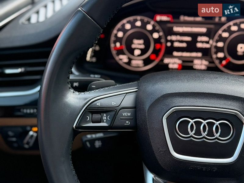 Позашляховик / Кросовер Audi Q7 2017 в Володимирі