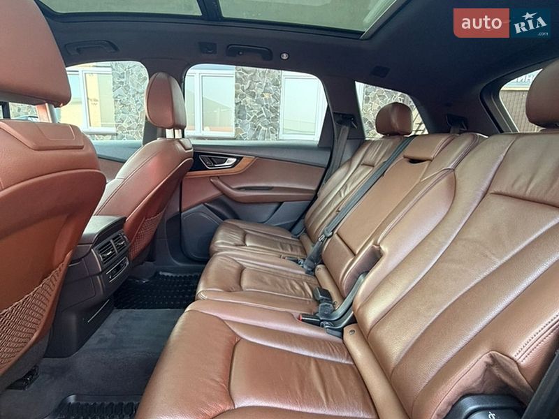 Позашляховик / Кросовер Audi Q7 2017 в Володимирі