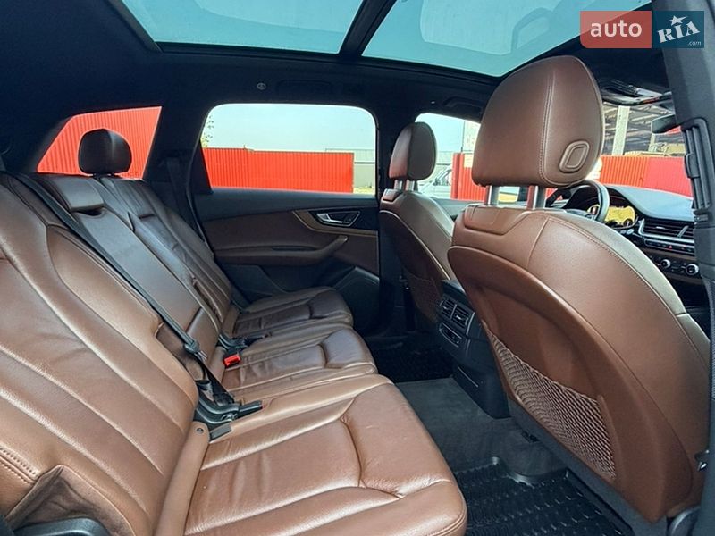 Позашляховик / Кросовер Audi Q7 2017 в Володимирі