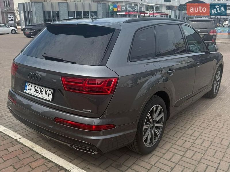 Позашляховик / Кросовер Audi Q7 2016 в Черкасах