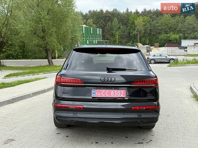 Позашляховик / Кросовер Audi Q7 2020 в Новояворівську