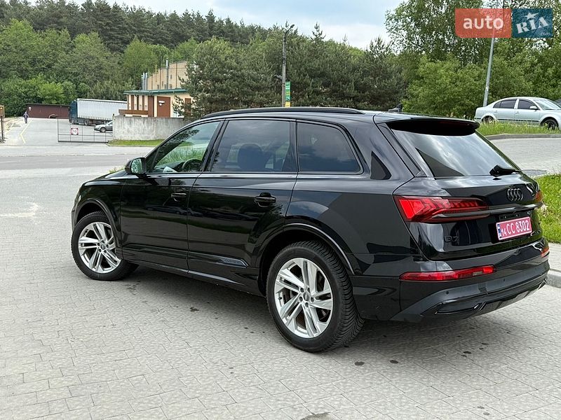 Позашляховик / Кросовер Audi Q7 2020 в Новояворівську